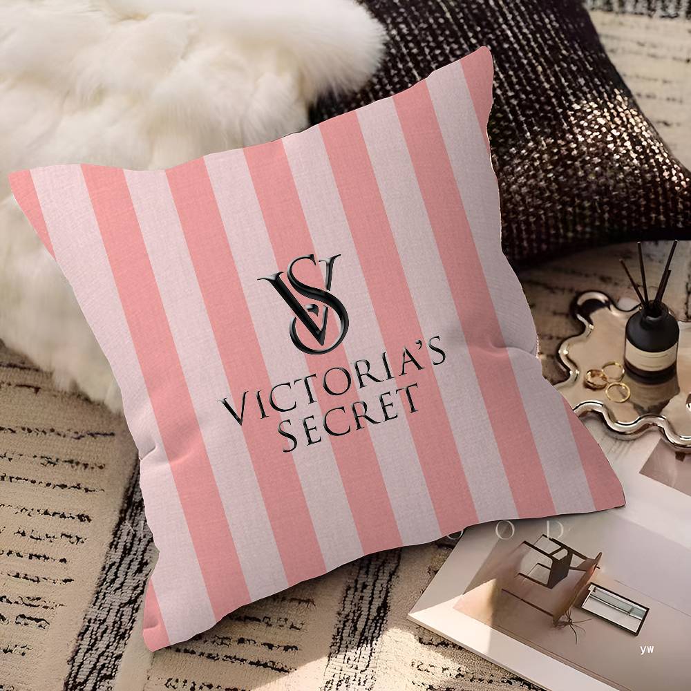 غطاء وسادة مطبوع بتصميم تي فيك - مراجعة Beauty Makeup Louis Vuitton وسعره